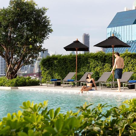 Ascott Embassy Sathorn Bangkok Hotel Exterior foto The swimming pool at the hotel