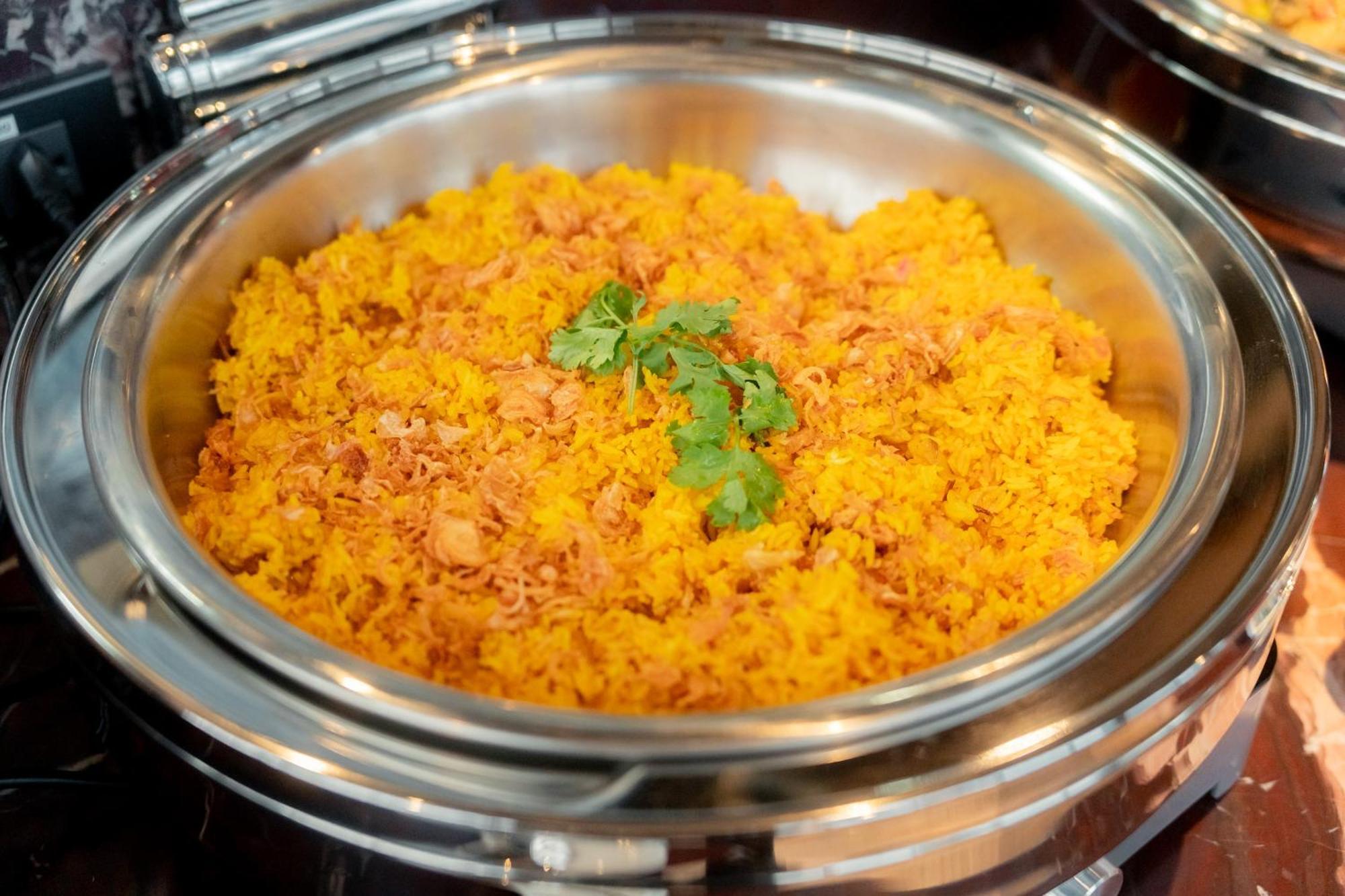 Ascott Embassy Sathorn Bangkok Hotel Exterior foto Biryani